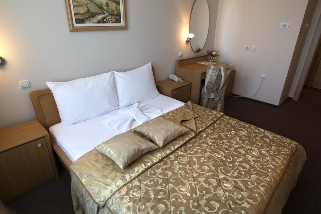 Hotel Крагуевац Экстерьер фото